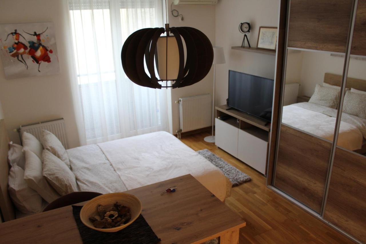 נובי סאד Downtown Apartment מראה חיצוני תמונה